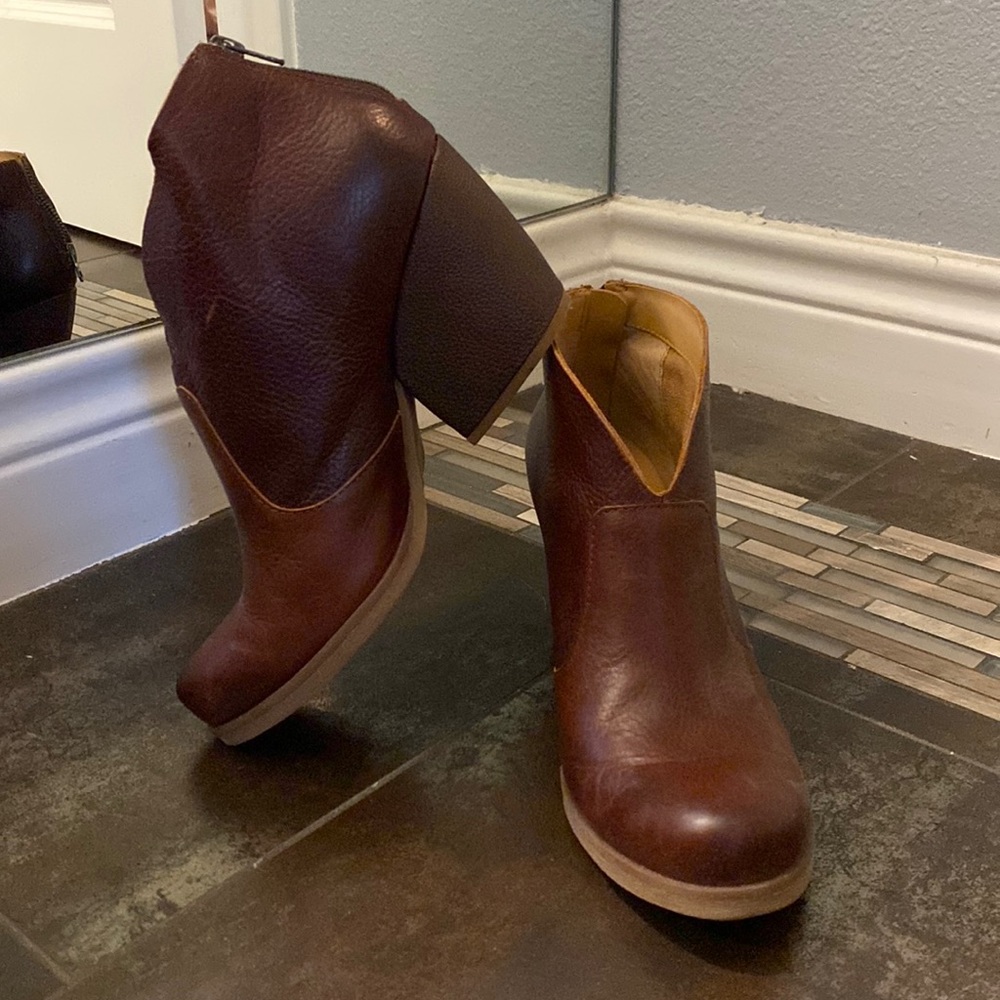 Korks bootie